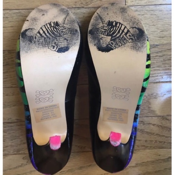 Iron Fist Size 6 Rainbow Zebra Peep Toe Heels - Picture 7 of 8